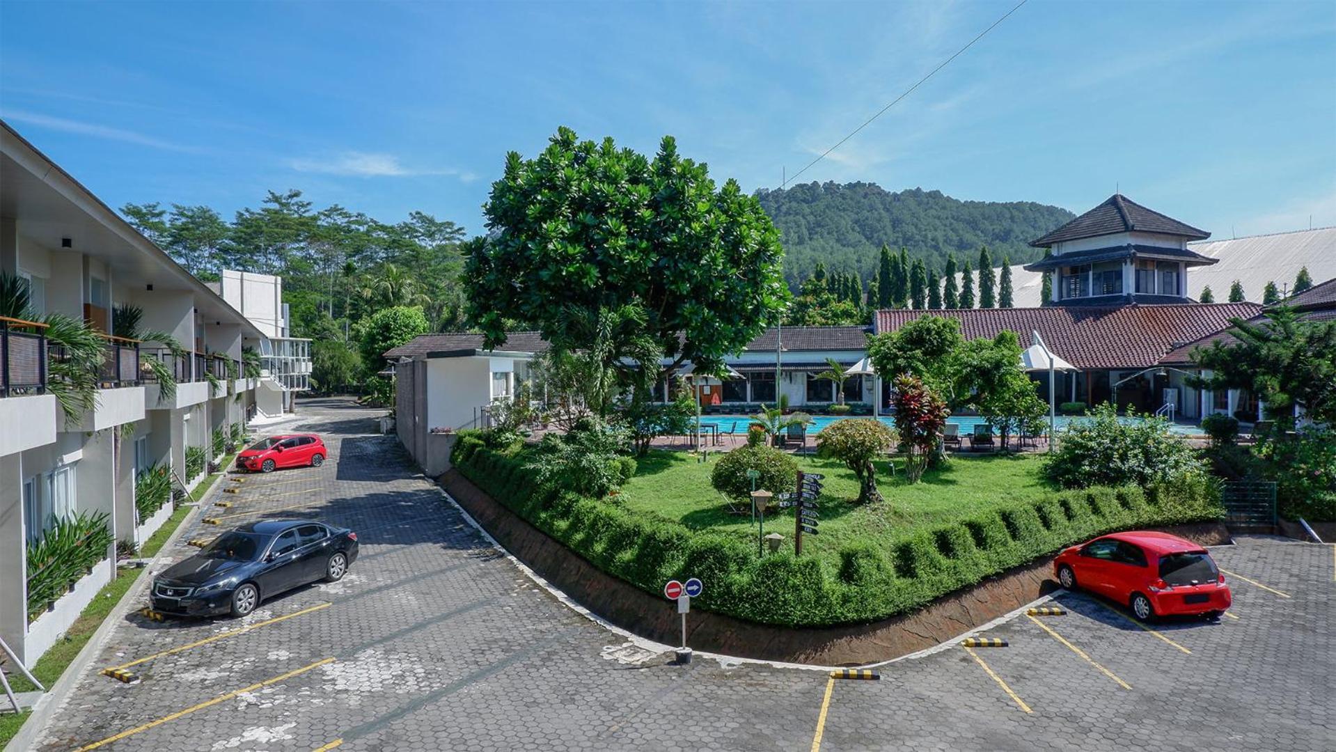 Front One Resort Magelang Εξωτερικό φωτογραφία